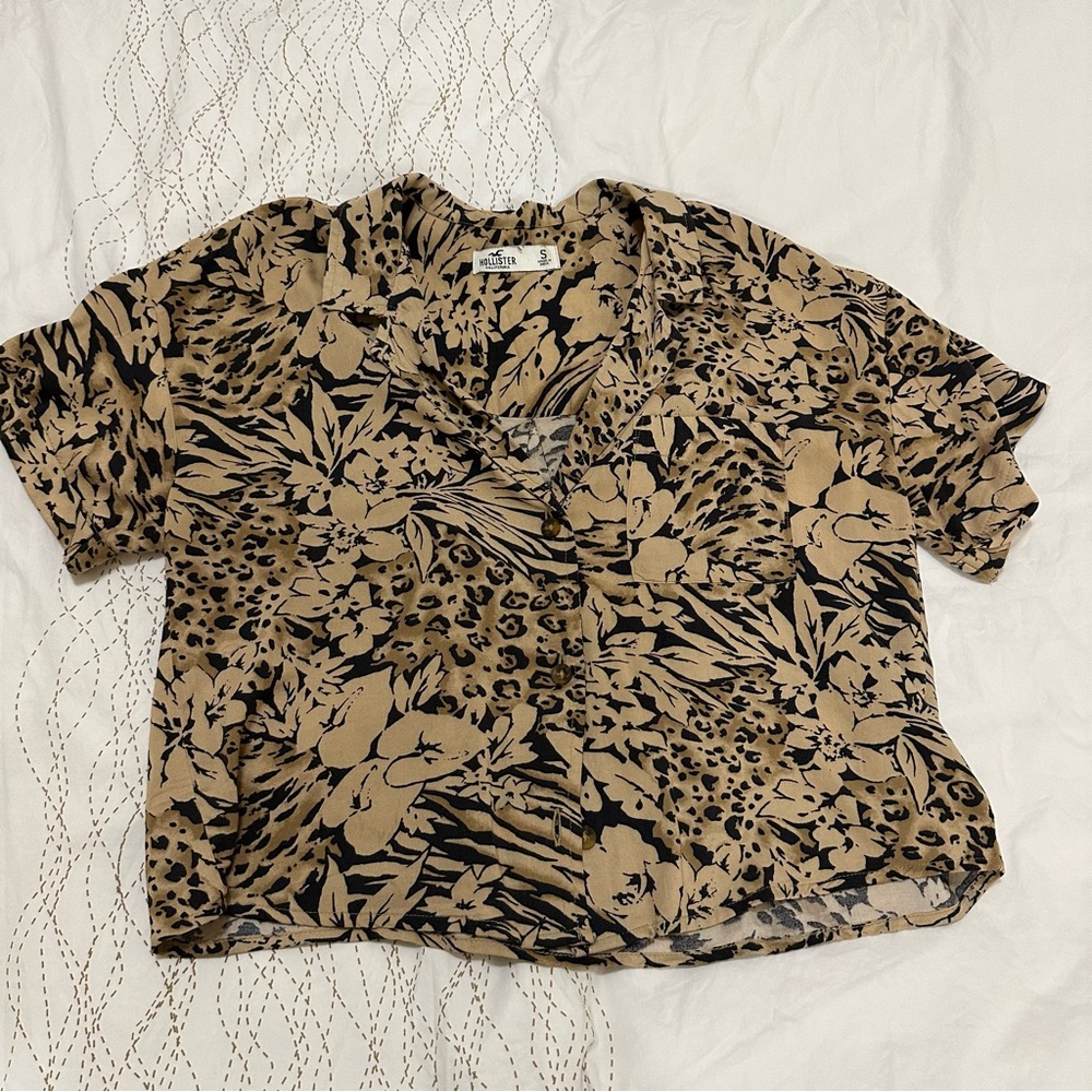 Hollister Short Sleeve Button Up